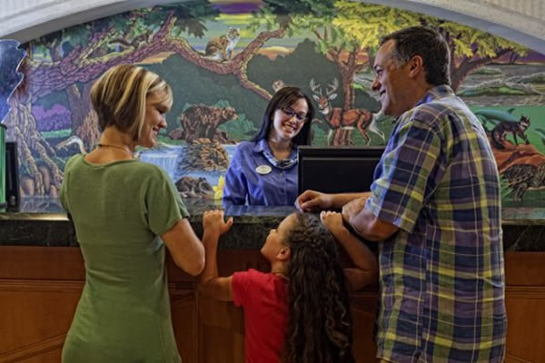 Westgate Activities Program wg-lakes-front-desk